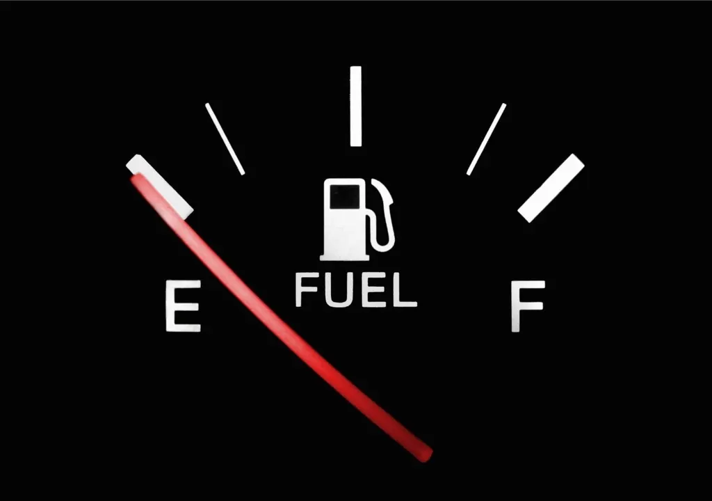 Jauge de carburant sur la réserve
