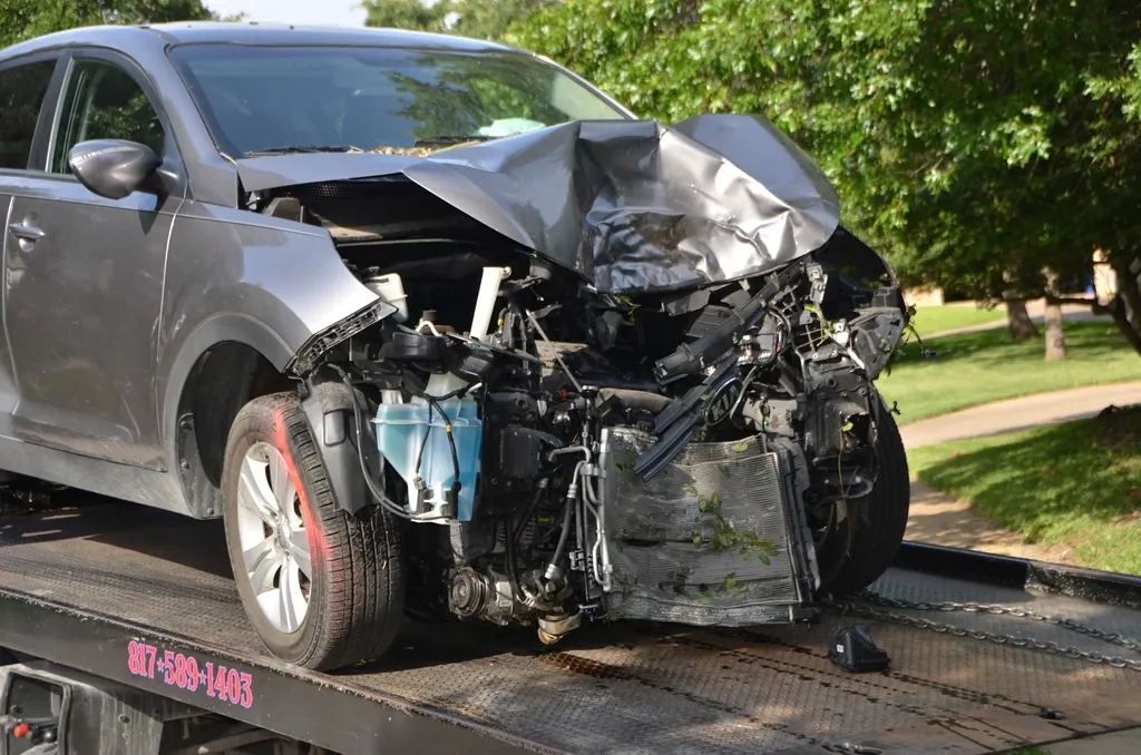 Voiture accidentée à l'avant